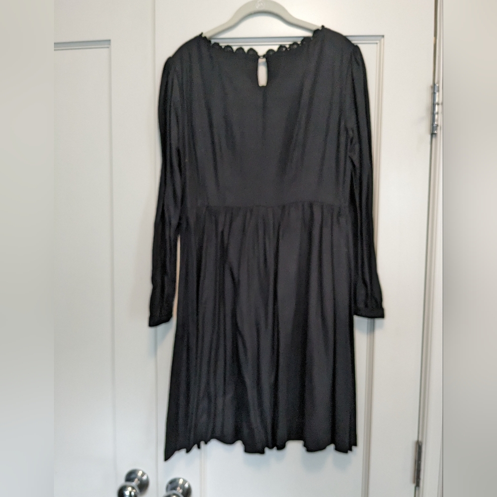 Boden Black Dress with Embroidered Details Sz 6 - Picture 3 of 10